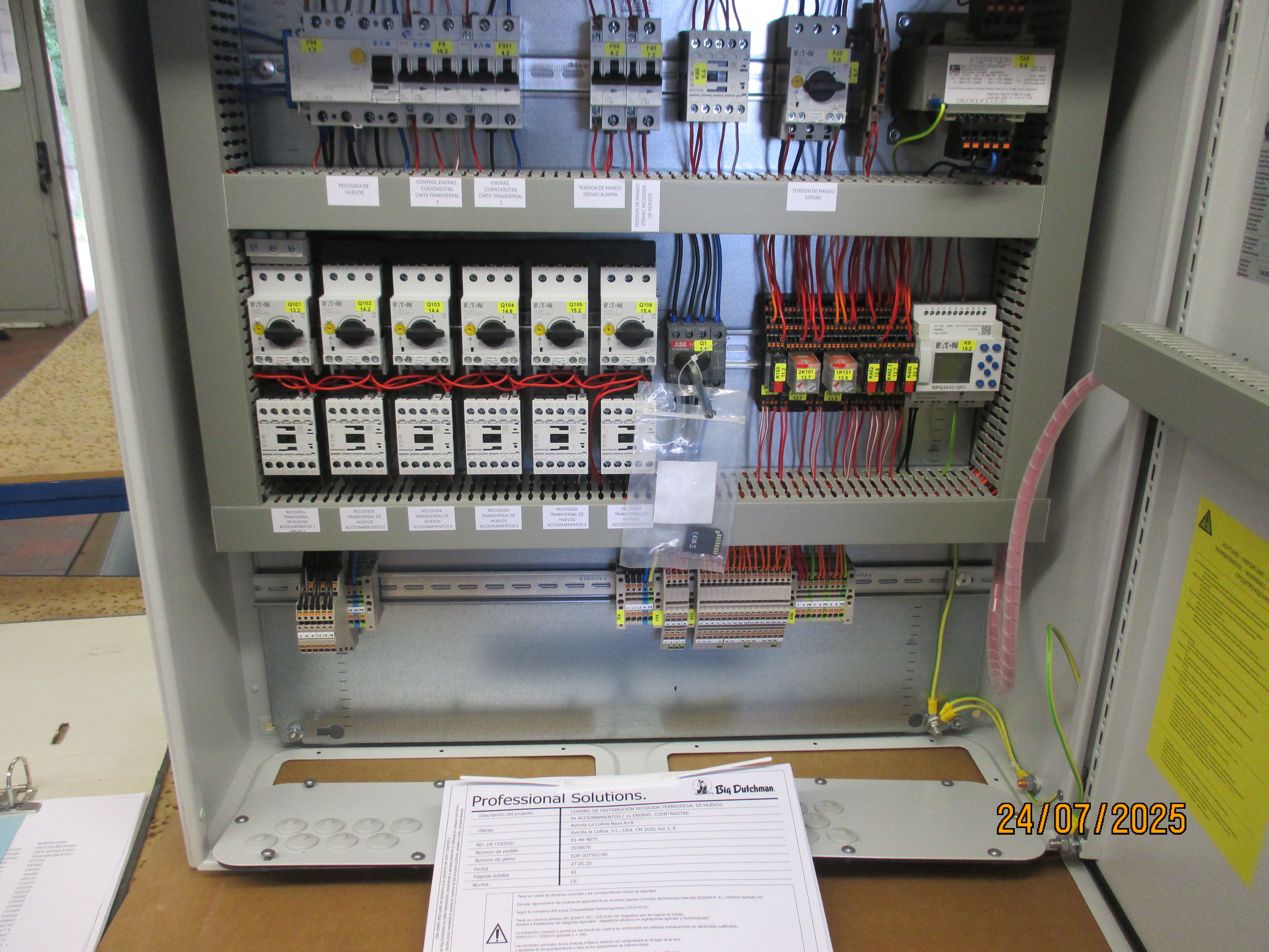 Control cabinet f/Avicola La Colina Nave A, Eierquersammlung
